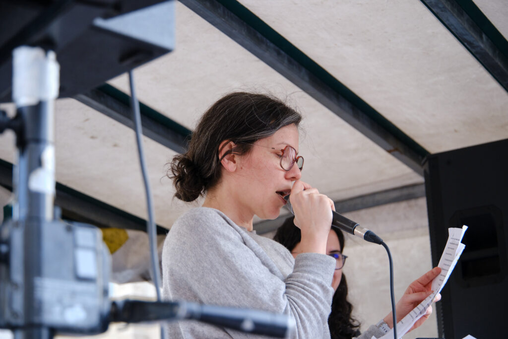 Tatjana Boczy am Mikrofon (Foto Florian Albert)